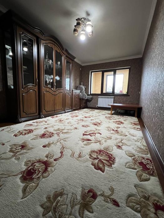 Продаётся 3х комн.квартира в посёлке Улугбек!