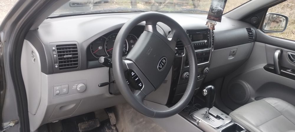 Киа Соренто 2.5   170коня цяла за части