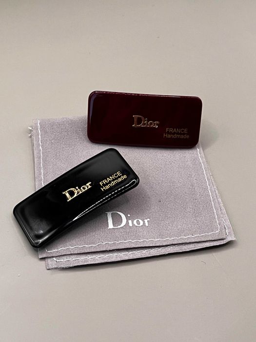 Висок клас фирмени аксесоари за коса Dior, Prada, Miu Miu, Chanel, Balenciaga и Valentino.