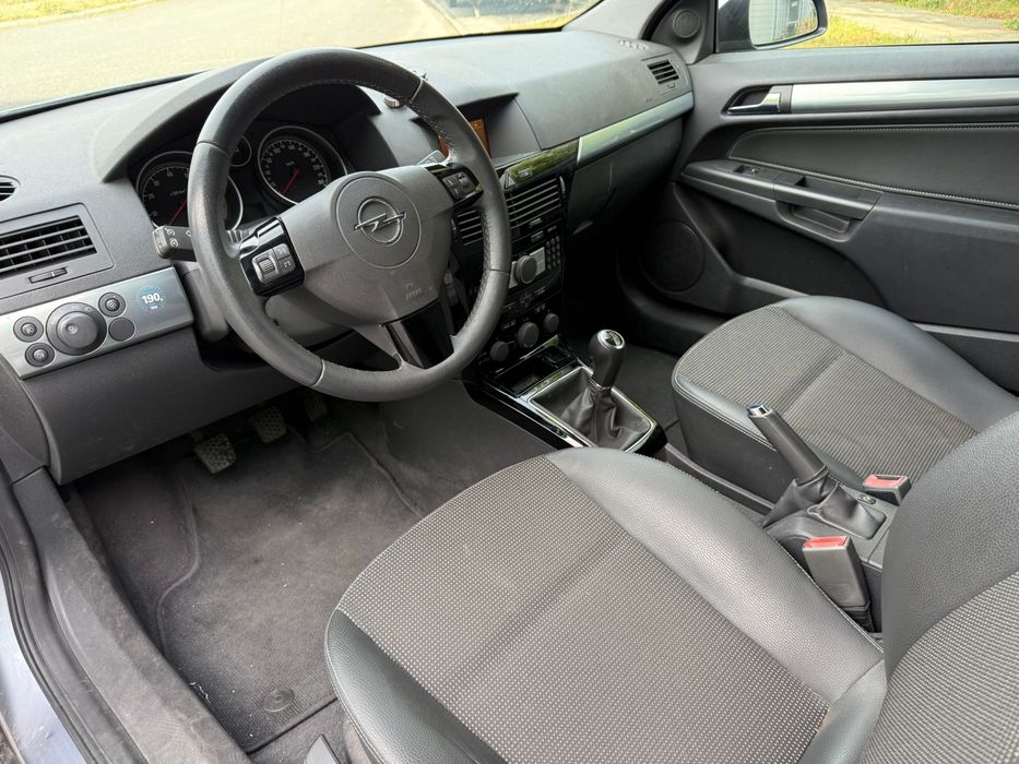 Opel Astra GTC 1.8 Benzină  140 cp– 2009