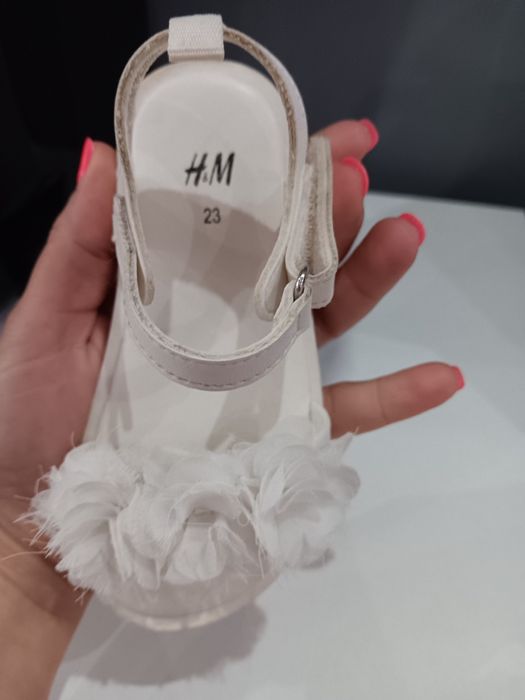 Детски сандали на H&M