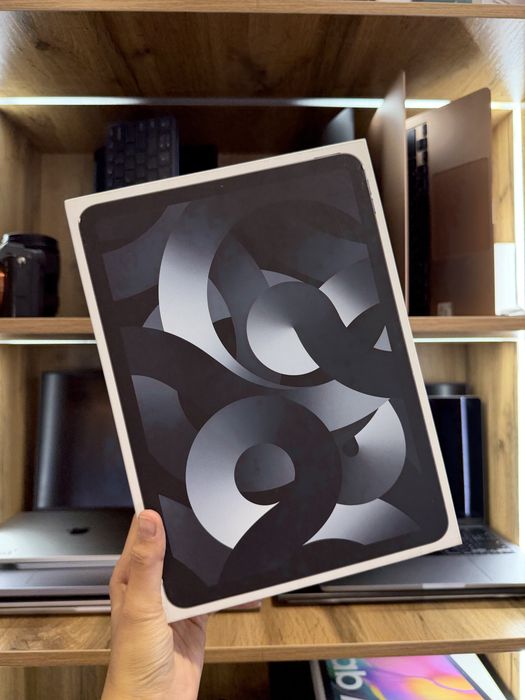iPad Air 5 64GB с коробкой