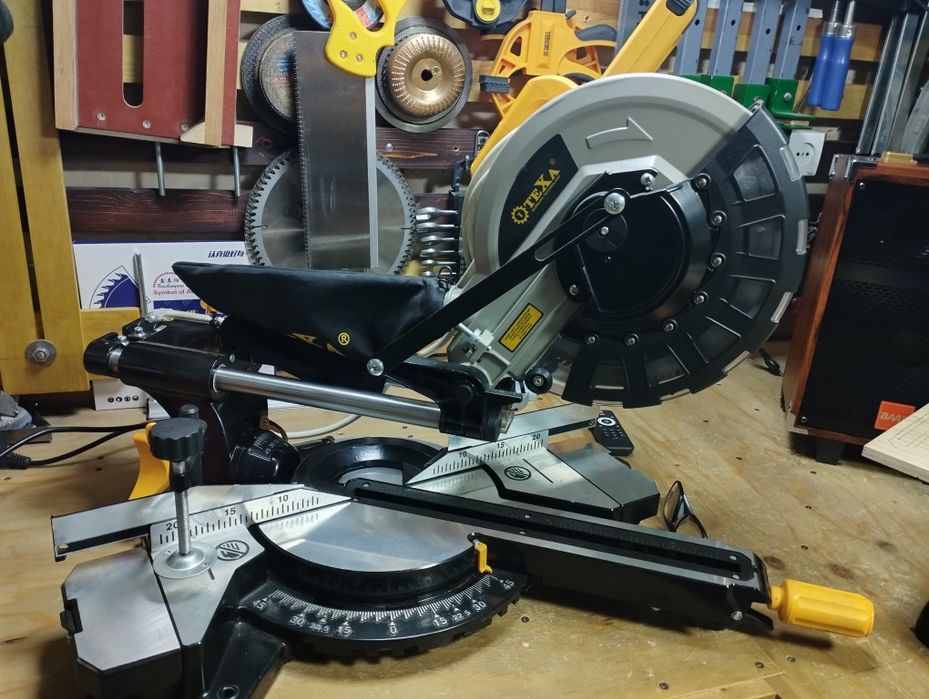 Продам торцовочную пилу с протяжкой б/у