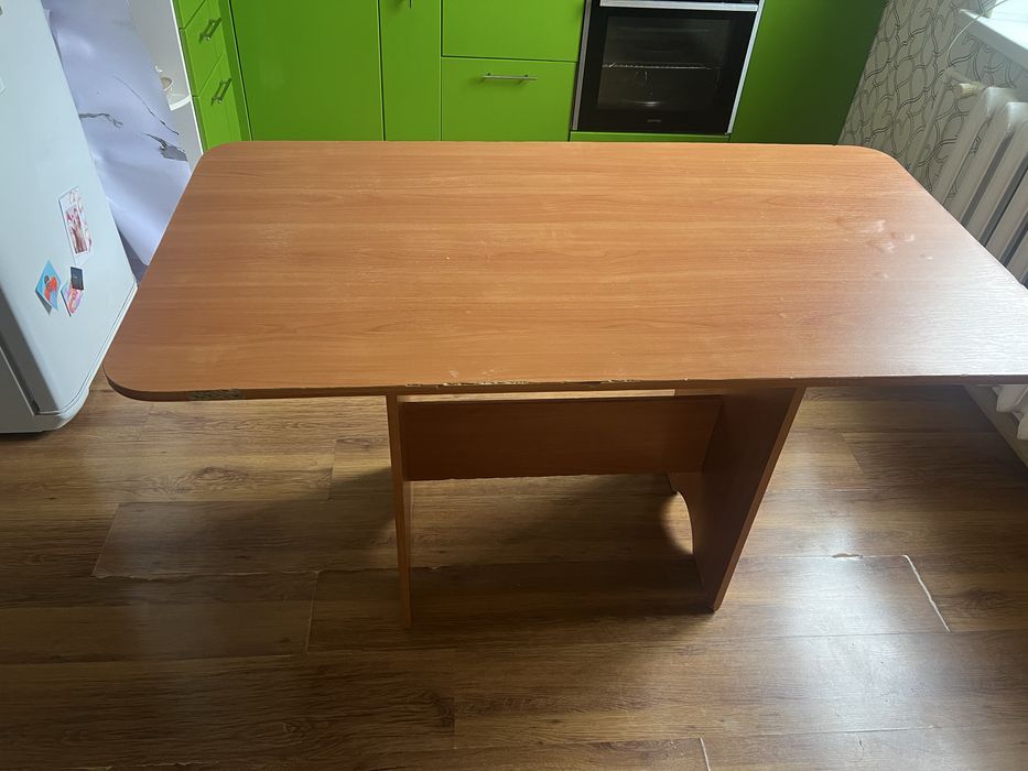 Стол кухонный  обеденный