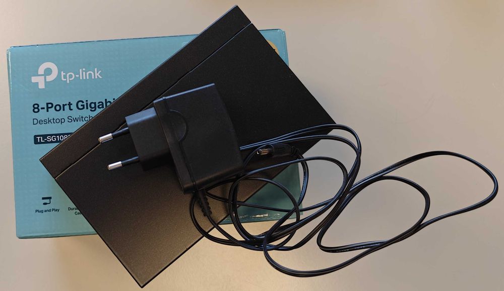 Продавам Суич TP-Link TL-SG108S, 1000 Mbps, 8x 10/100/1000Mbps RJ45