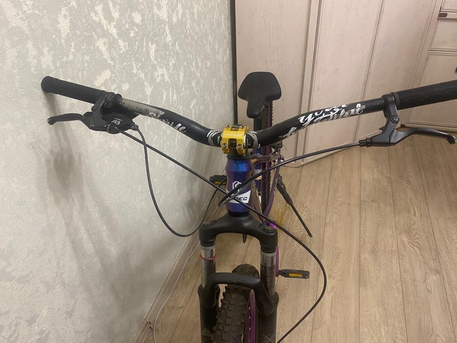 Продаю велосипед herec