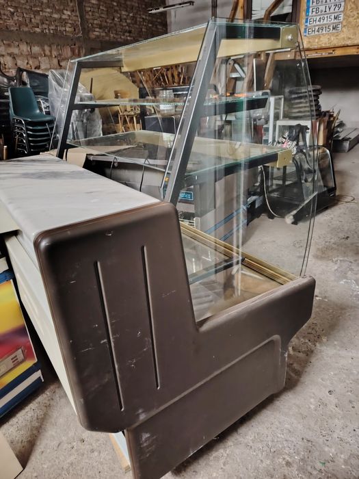 Хладилна витрина