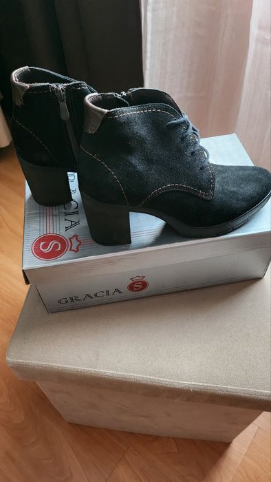 Обувки Gracia, естествен велур ,38 номер