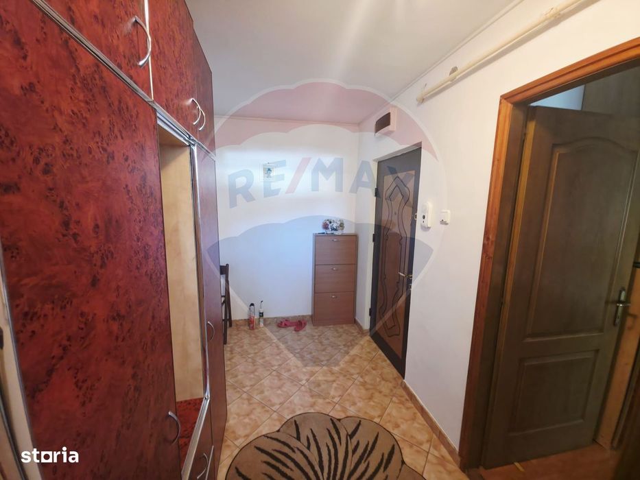 Apartament cu 2 camere de închiriat în zona Central