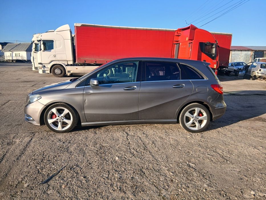 Mercedes b180 cdi An 2013cutie automată