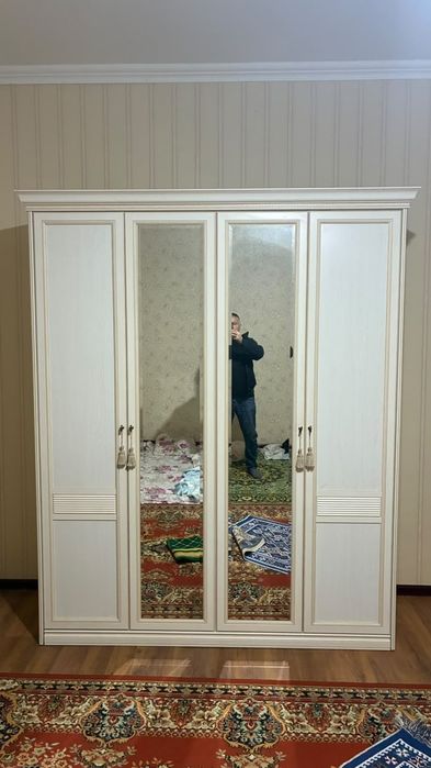 Срочно продам шкаф отличного качества почти новый
