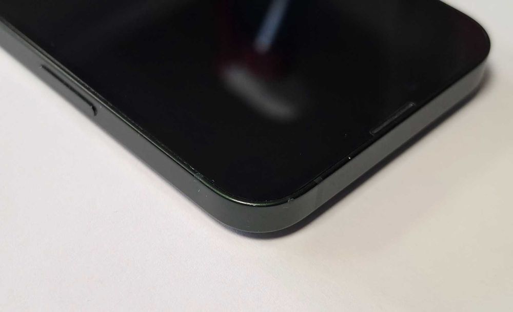 Iphone 13 128GB battery health 77%