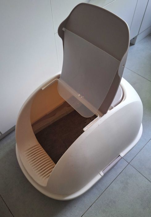 Туалет для кошек, маленьких собак.