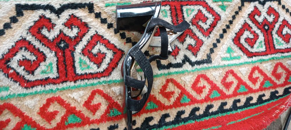 Продам женские туфли.