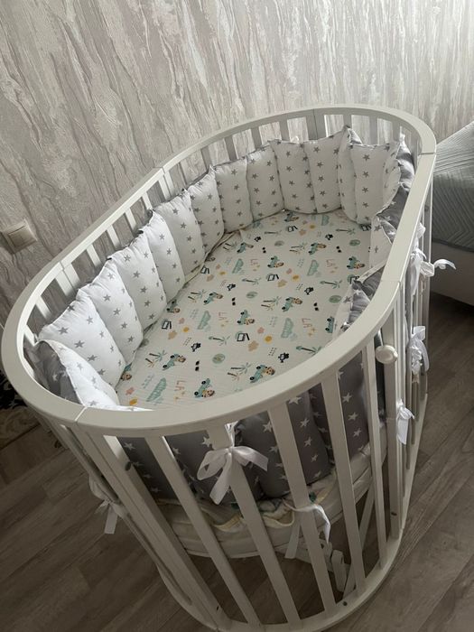 Детская кровать находится на кшт