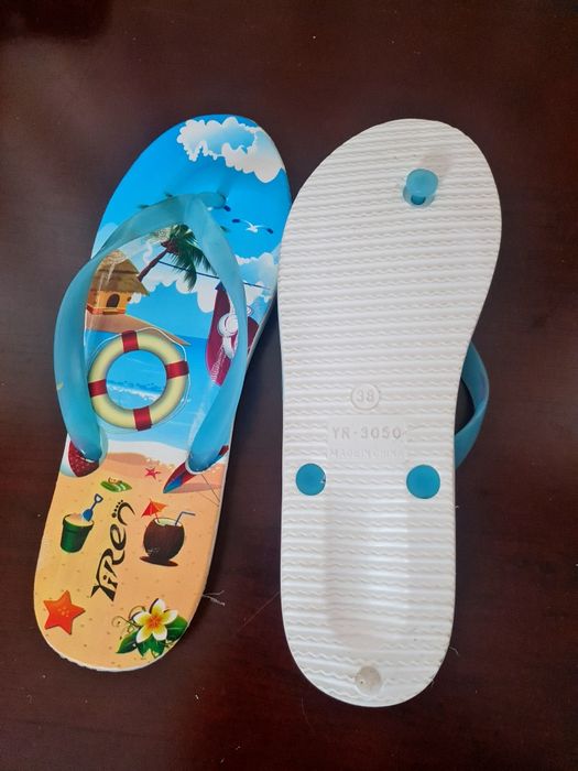 Продам женские сланцы. Женская обувь. Подарок на 8 марта!