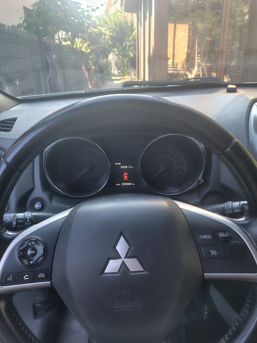 Vând Mitsubishi Asx