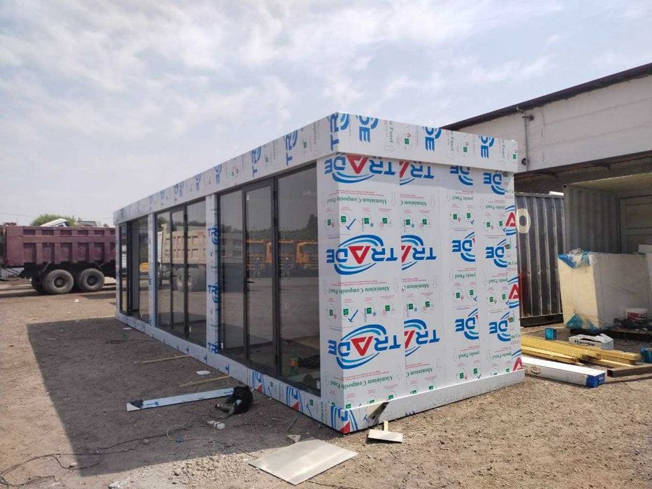 Будки разного вида.