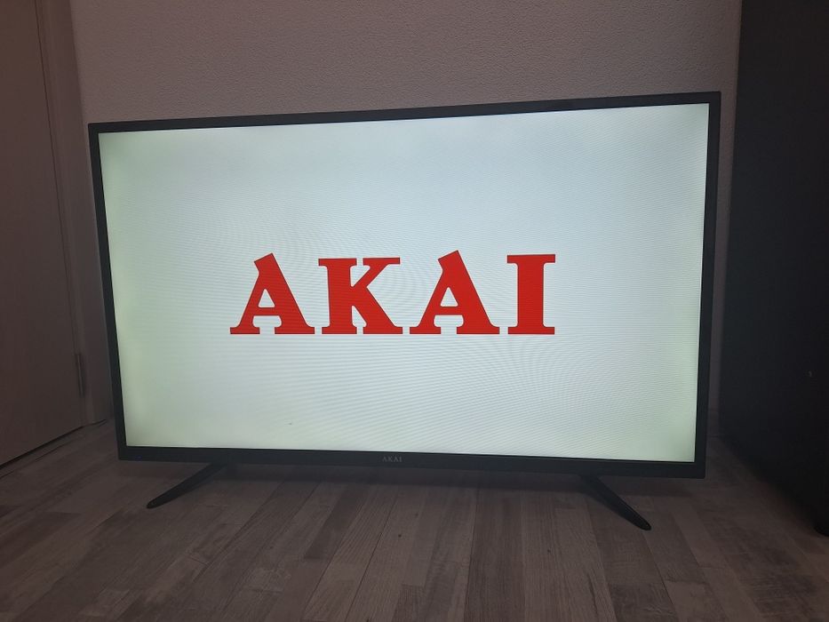 LED телевизор 48 инча
