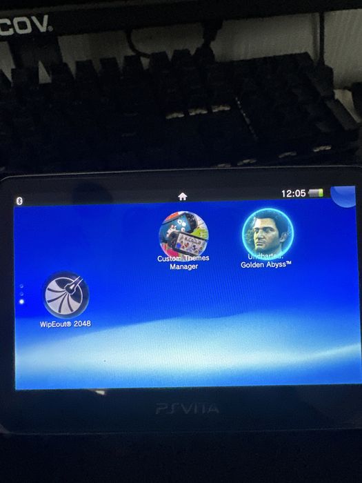 СРОЧНО продаю ps vita 1000