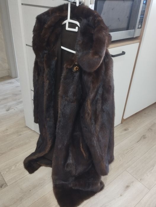 Продам шубу норковую