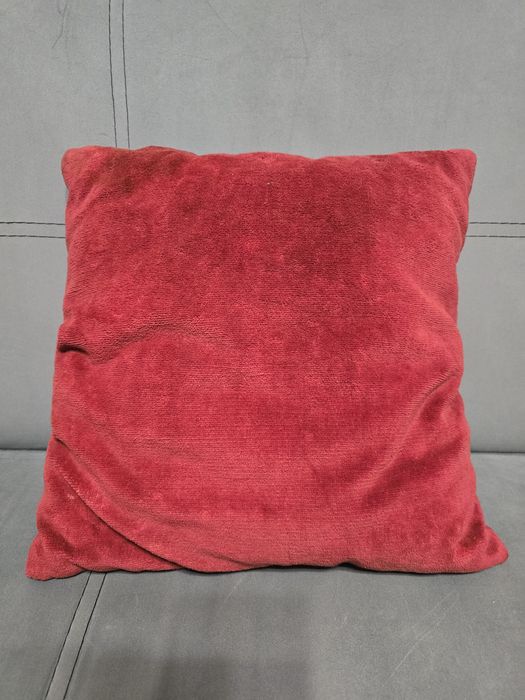 Червени декоративни възглавници