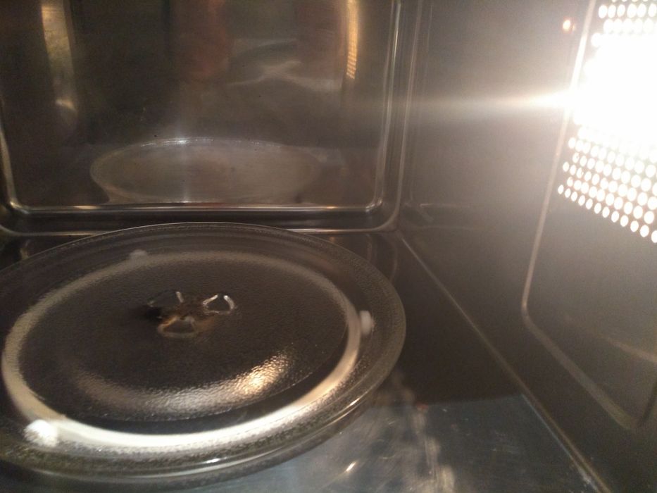 Микровълнова печка ,,Sang " за части .