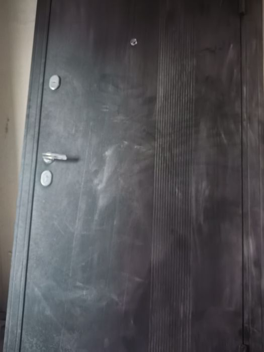 Продам дверь почти новая