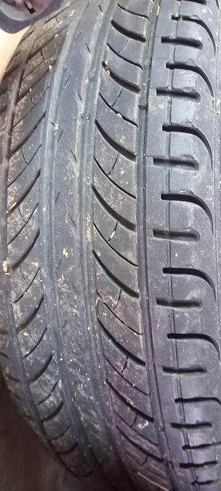 Продавам лети джанти за голф пасат  поло.със четири еднакви летни гуми