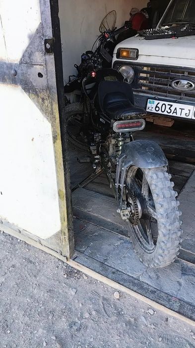Срочно мотоцикл 200куб