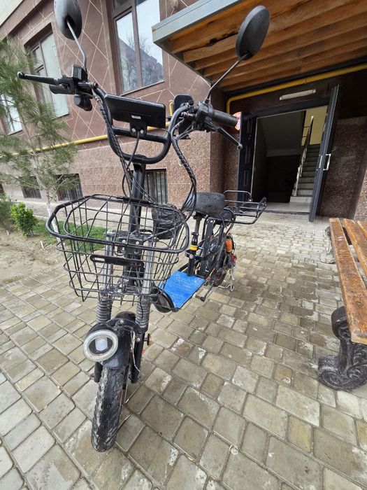 LARGO MOTORS  sotiladi