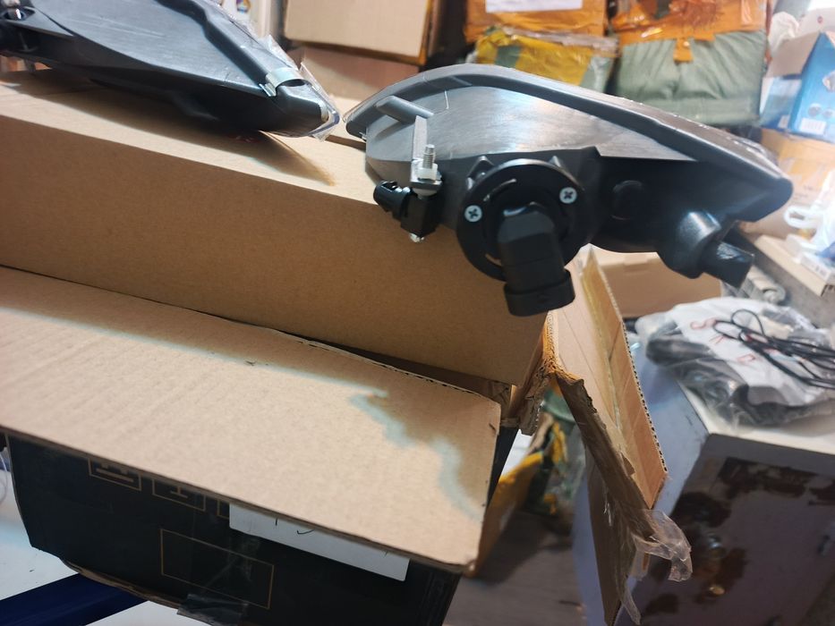 Противотуманки Тойота Сиенна 20кузов