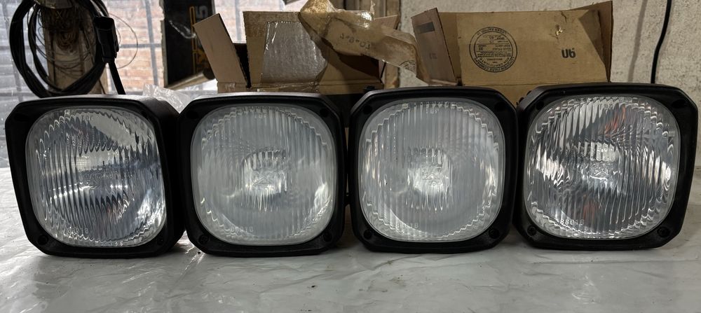 Оригинални фарове-халогени CAT