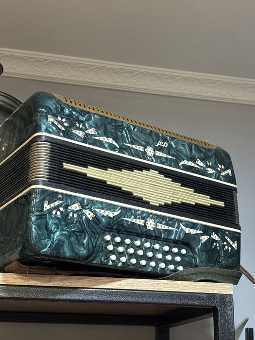 Бояны Аккардионы продам