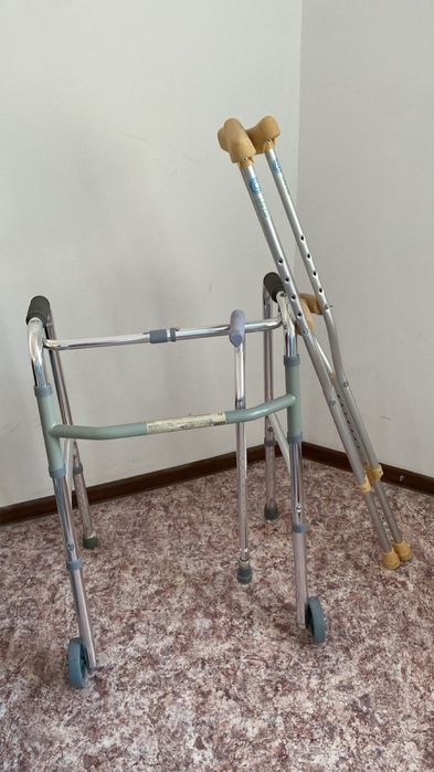 Продам трость ходунки взрослый