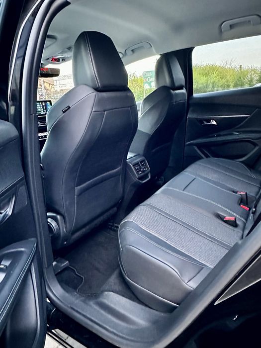 Peugeot 3008 ALLURE  1,6 Hybrid
