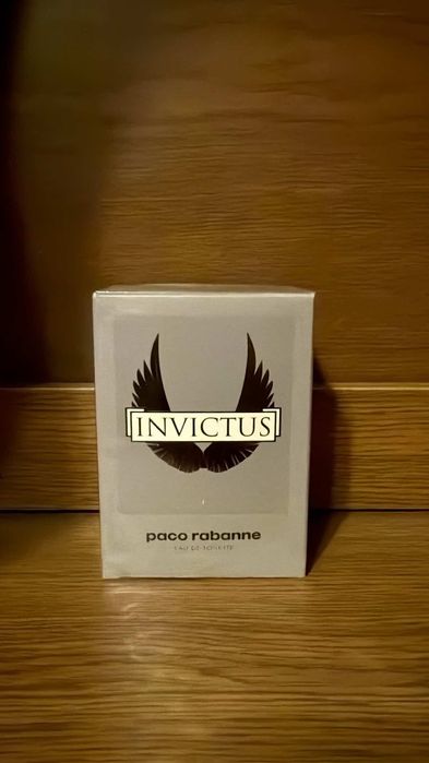Parfum Invictus.