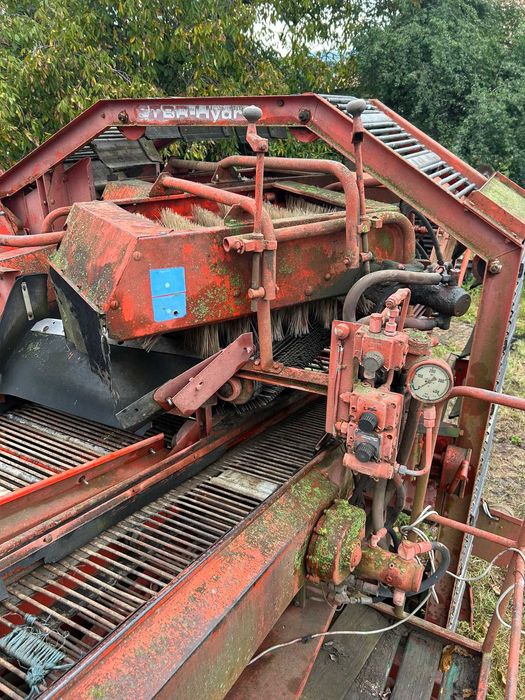 Masina,combina,recoltat,scos cartofi Grimme HL750 cu hidromotor perie