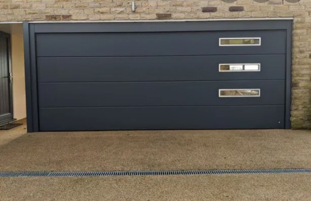 Usi de garaj moderne . Usa de garaj.  Porti de garaj. Poarta de garaj