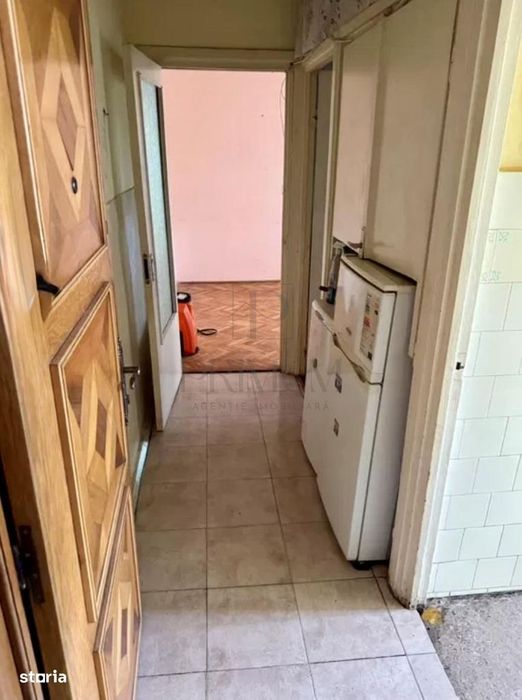 Judetean , 2 Camere, Semidecomandat, Bloc Izolat