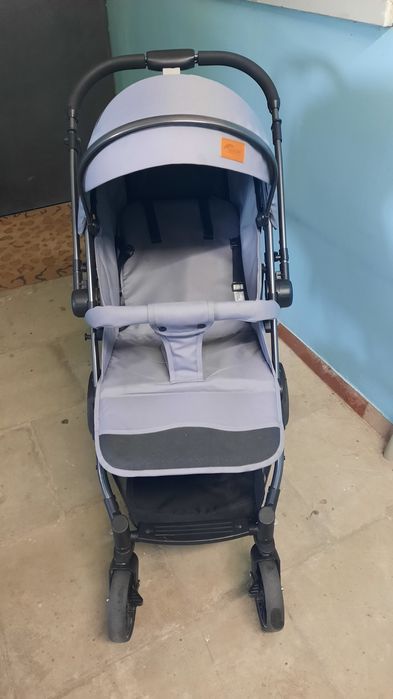 Продается прогулочная коляска