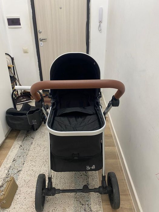 Детская коляска со съемной автолюлкой