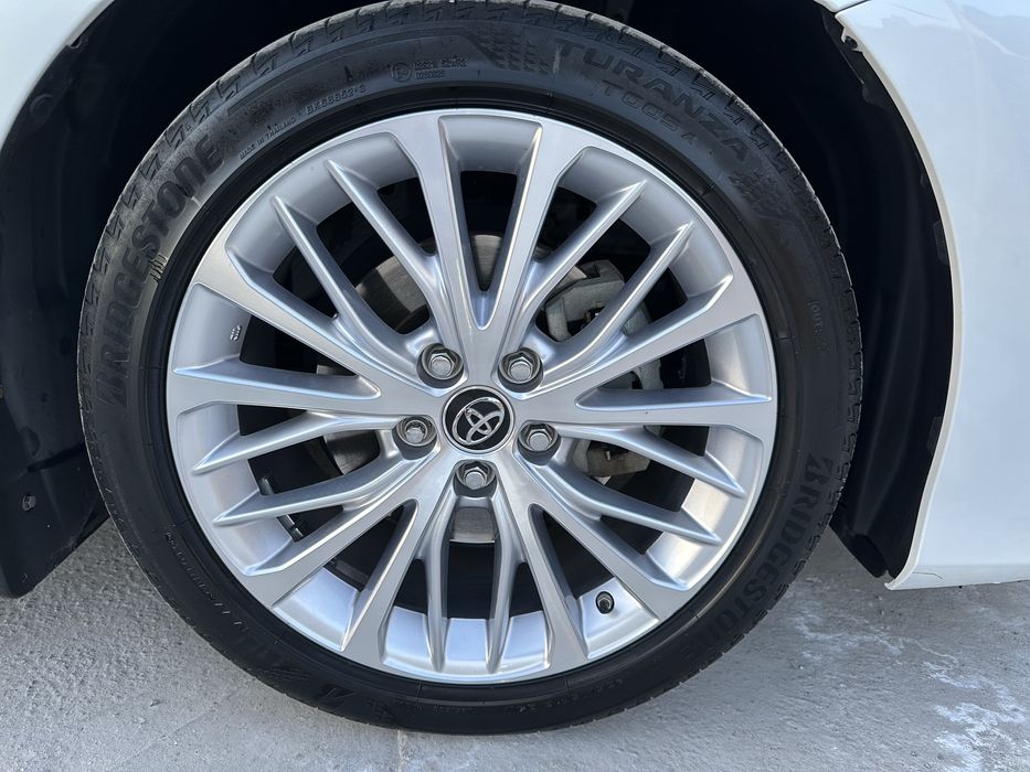 Продам Шины Bridgestone Camry 70