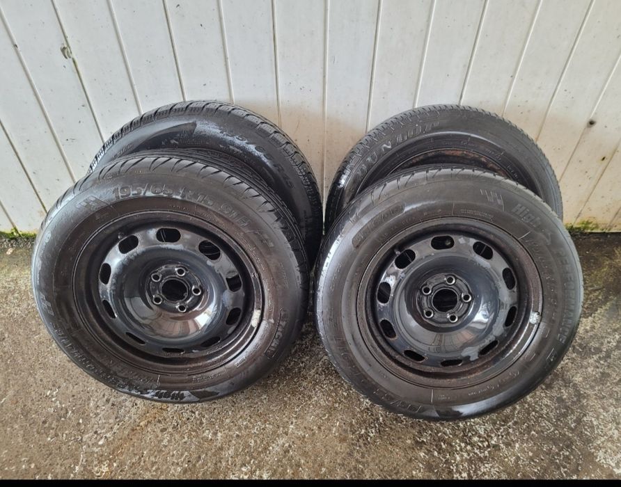Vind Anvelope de Vara 195/65/R15 +Capace originale