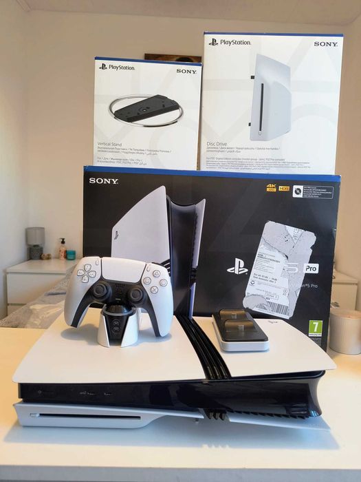 Playstation 5 Pro 2TB cu Disc Drive