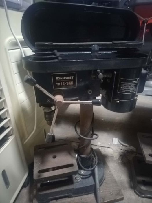 Настолна бормашина със менгеме.
400W / 1400 об.мин
Комплект с менгеме
Отрезната машина за плочки е предназначена за линейно рязане на плочки,