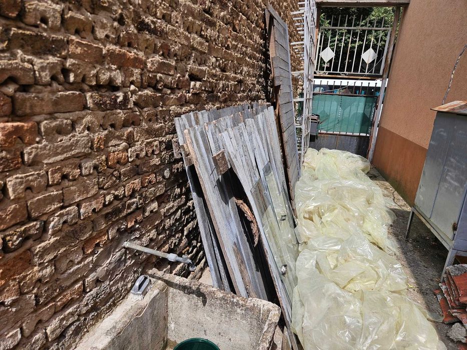 Дърва , за огрев , Има летви, греди , бор, паркет, дървени скариди.