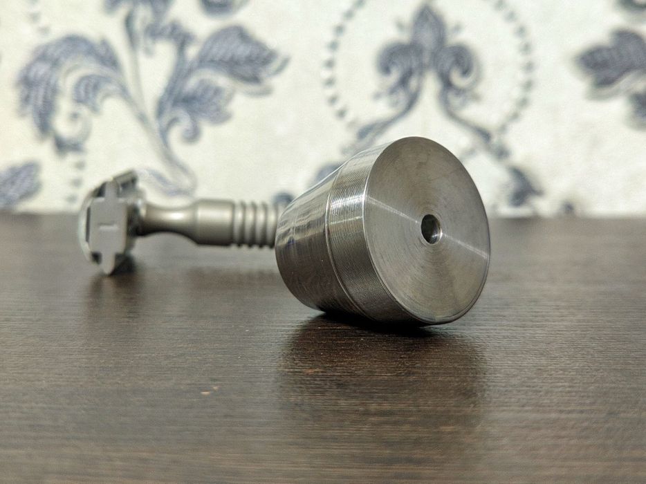 Подставка для бритвенного станка.