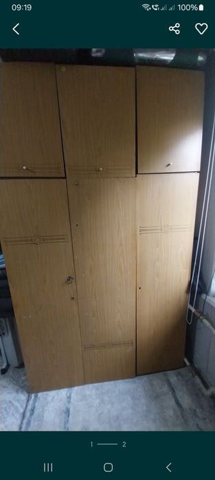 Шкаф для одежды. Как на фото. 
Высота 225см. Ширина 135см. Глубина 58