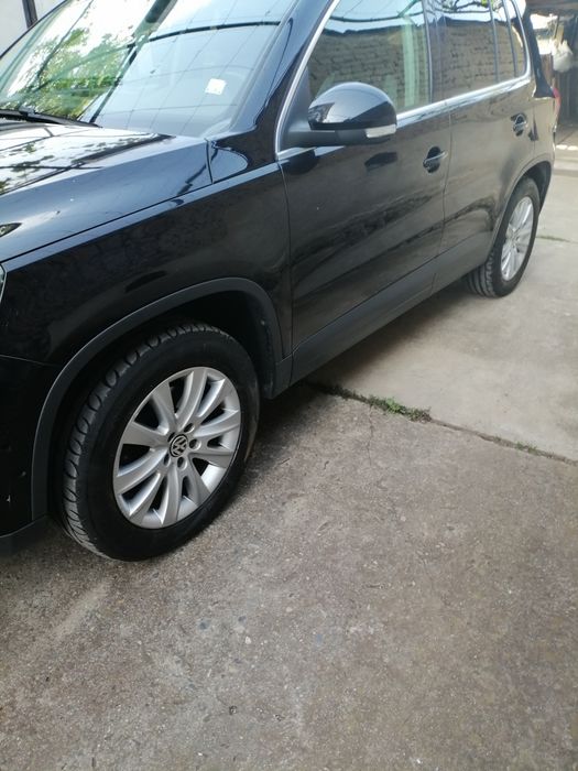 Tiguan 2008гбензин 2.0TSI